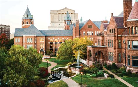 University of St. Louis Louis .